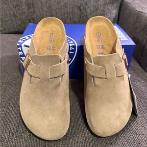 Birkenstock Taupe Suede Clogs EU 40 US MENS 7 WOMENS 9